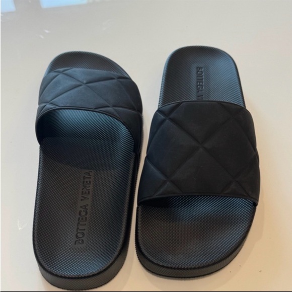 Bottega Veneta Black Quilted Slide Sandals - Picture 2 of 3